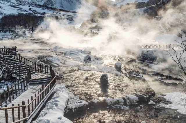 1Changbai Mountain Volcano Hot Spring