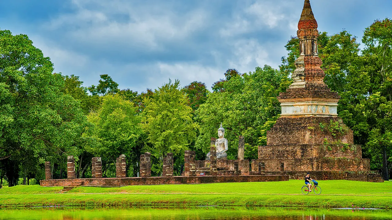 สุโขทัย-วัดตระพังเงิน (อุทยานประวัติศาสตร์สุโขทัย) (Source: การท่องเที่ยวแห่งประเทศไทย)