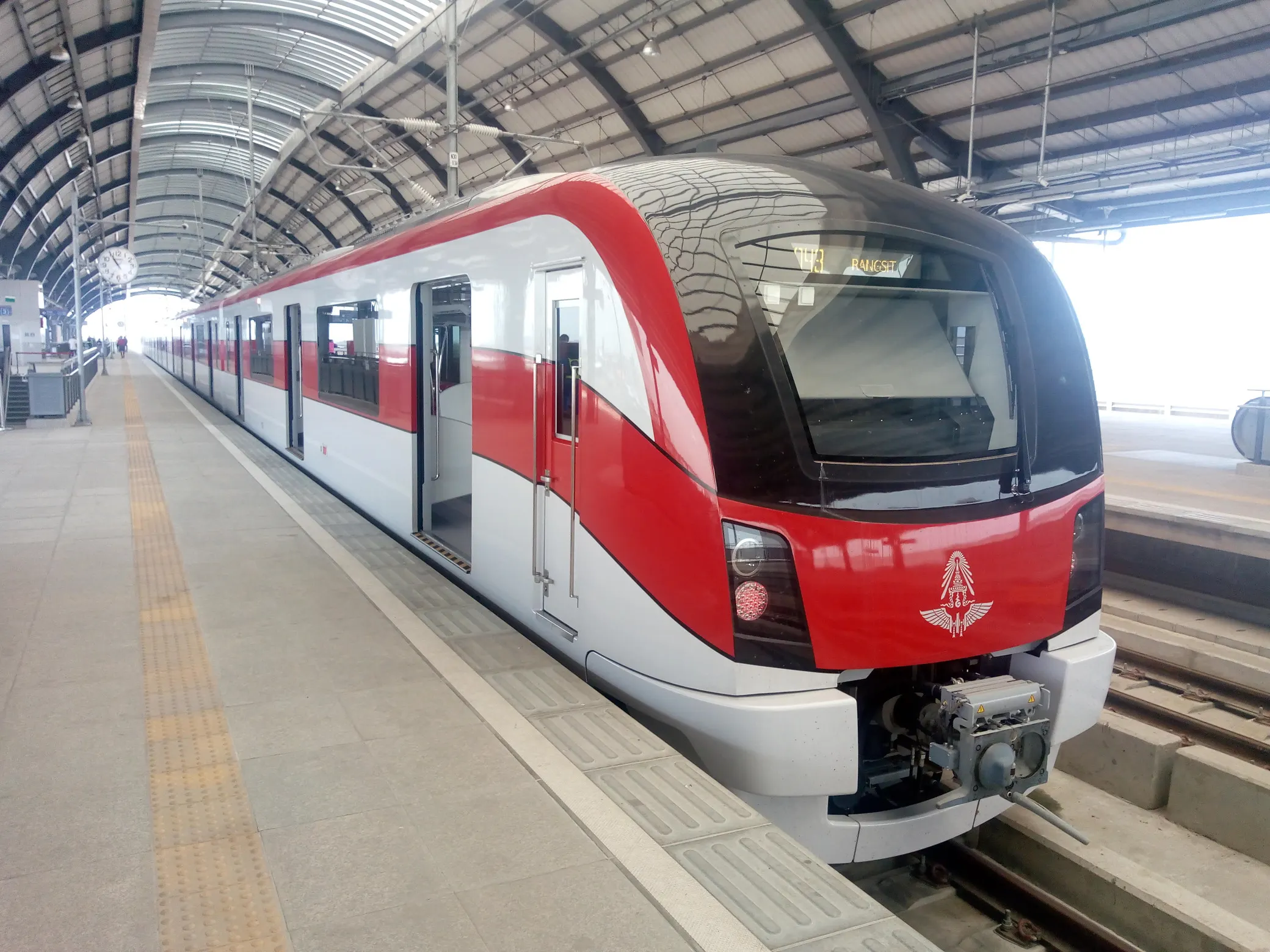 ランシット　ダークレットライン　鉄道　駅