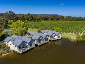 Lakeside Villas at Crittenden Estate