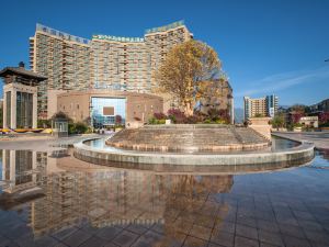 Jinsha Bandao Lake-view Yangsheng Hotel