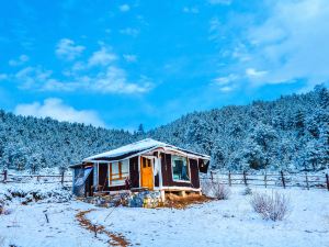 Ren'an Valley 270 Degree Tent Manor