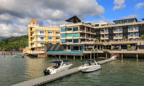 Two Seasons Coron Bayside Hotel