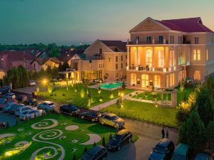 Tresor Le Palais Timisoara, Curio Collection by Hilton