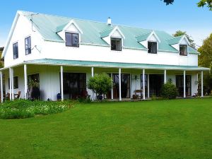 Jacaranda Lodge