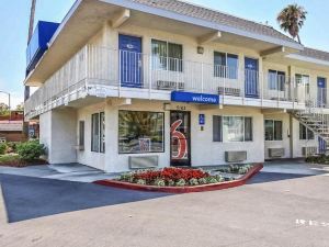 Motel 6 Pleasanton, CA