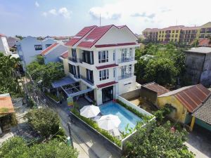 Flamingo Villa with Spacious Rooms & Large Pool - Near Hoi An Old Town 200m