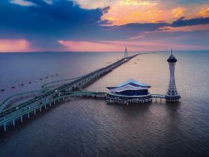 Haitian Yizhou Offshore Platform Hotel