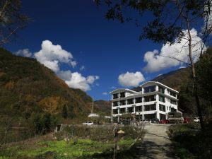 Muyue Qinglan Hostel