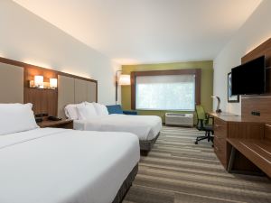 Holiday Inn Express & Suites Queensbury - Lake George Area