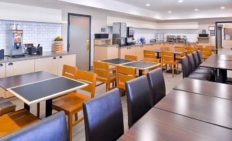 Country Inn & Suites by Radisson, Tinley Park, IL