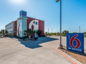 Motel 6-Three Rivers, TX