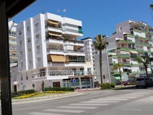 Beautiful and Modern 1b Apt Big Terrace 150 m from the Beach of Torre del Mar