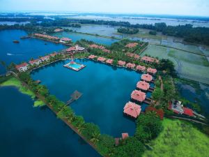 Sterling Lake Palace Alleppey