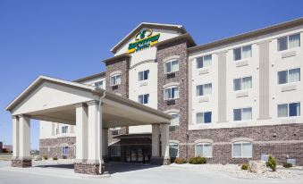 Expressway Suites Fargo