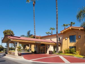 La Quinta Inn by Wyndham Costa Mesa / Newport Beach