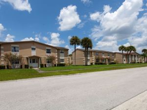 Super 8 by Wyndham Kissimmee