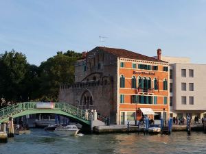 Hotel Santa Chiara