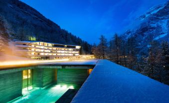 7132 Hotel Vals