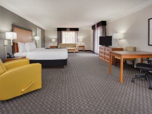 La Quinta Inn & Suites by Wyndham N Little Rock-McCain Mall