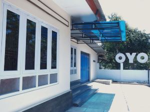 OYO 1190 Griya Soeratin Residence Syariah