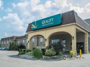 Quality Hotel & Suites Woodstock