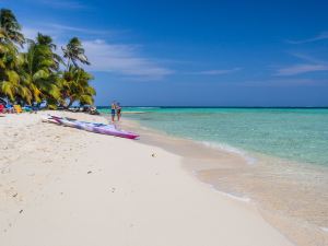 Ranguana Caye Cabanas, a Muy'Ono Resort