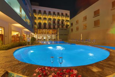 Outdoor Swimming Pool Rori Hotel Photo