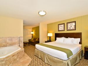 Holiday Inn Express & Suites Williston