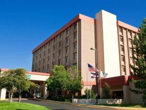 Embassy Suites by Hilton Denver Central Park