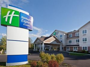 Holiday Inn Express & Suites Tilton - Lakes Region