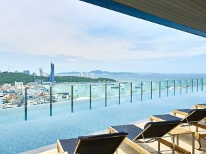 Pattaya Central Sea View Pool Suite