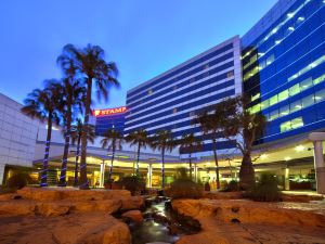 Stamford Plaza Sydney Airport Hotel & Conference Centre