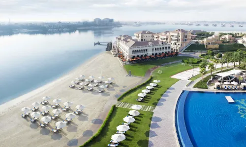 The Ritz-Carlton Abu Dhabi, Grand Canal