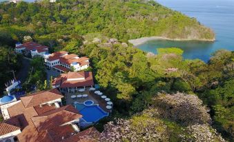 Shana by the Beach Manuel Antonio