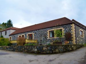 The Steadings Log Cabins