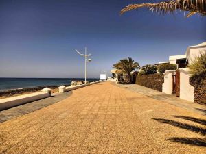 Canaryislandshost l Apartamentos Boya Beach