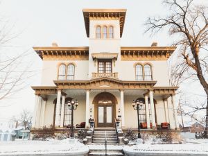 The Pepin Mansion B&B on Mansion Row - 10 Min to Start of the Bourbon Trail