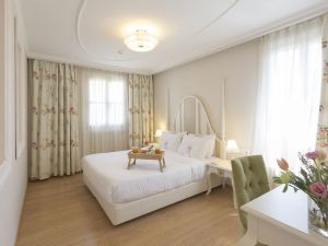 Gatto Perso Luxury Studio Apartments