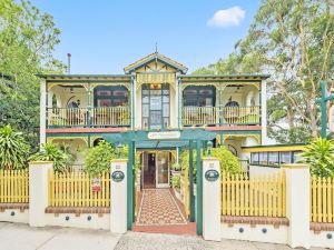 The Charrington Hotel of Chatswood