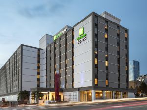 Holiday Inn Express Nashville Downtown - Broadway