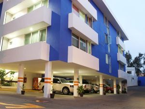 Suites Futura Plaza Del Sol