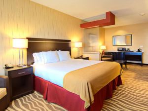 Holiday Inn Express & Suites Cotulla