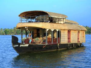 Angel Queen Houseboats