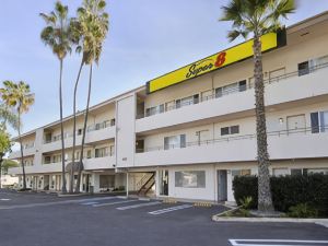 Super 8 by Wyndham Santa Barbara/Goleta