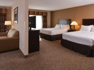 Holiday Inn Express & Suites Fairmont