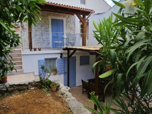 Stone House Apartment