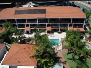 Burleigh Palms Holiday Apartments