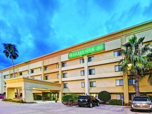 La Quinta Inn & Suites by Wyndham Houston Baytown East