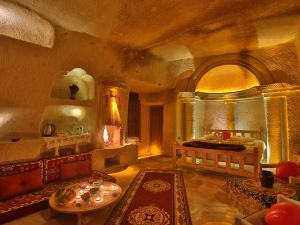 Abu Hayat Cave Suites